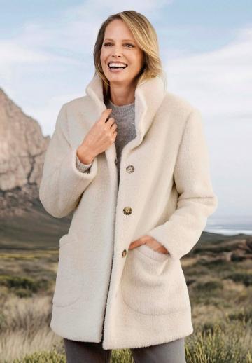 Короткое пальто