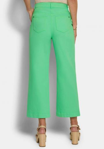 Короткие джинсы