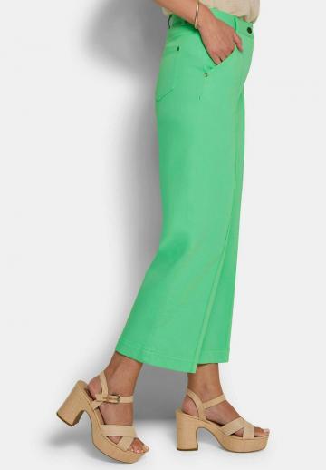 Короткие джинсы