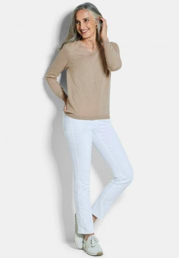 Пуловер с вырезом V