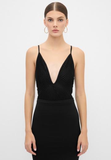 Топ на бретельках