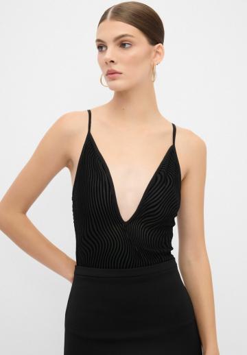 Топ на бретельках