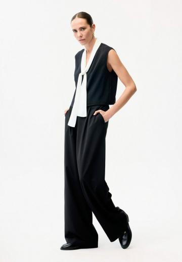 Блузка без рукавов