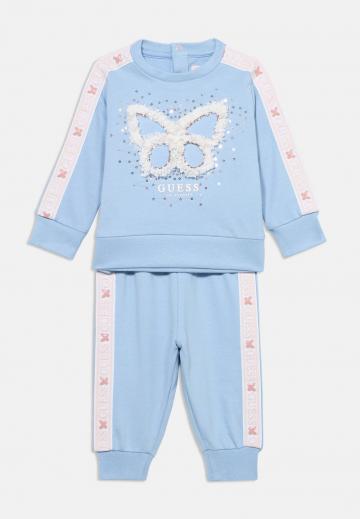 Набор одежды