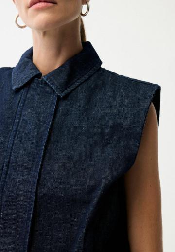 Джинсовая жилетка