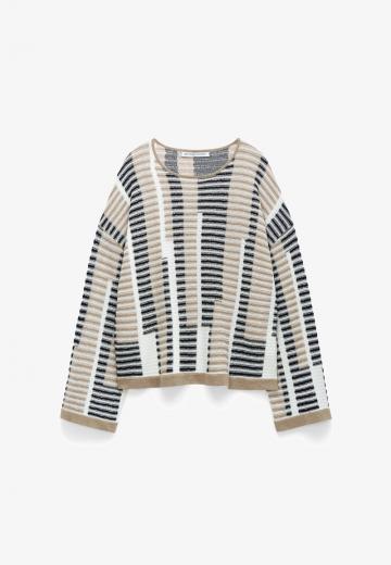 Пуловер в полоску