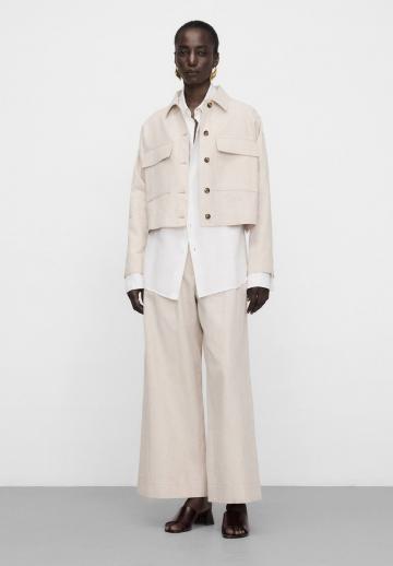 Куртка с накладнымит карманами