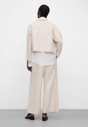 Куртка с накладнымит карманами