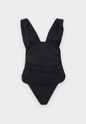 Слитный купальник