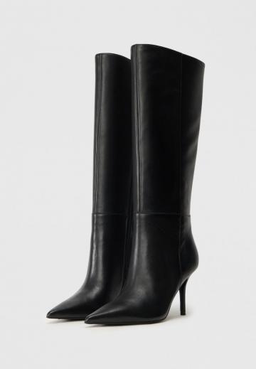 Высокие сапоги