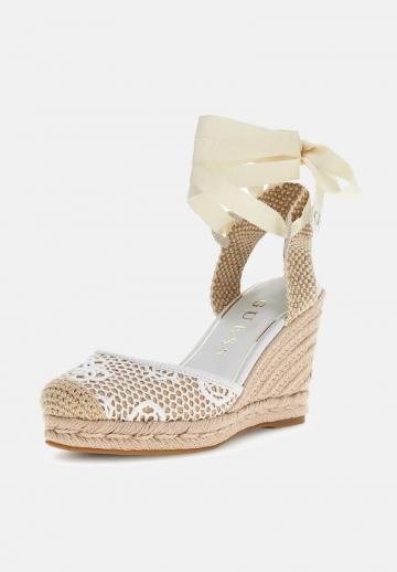 Туфли на шнуровке