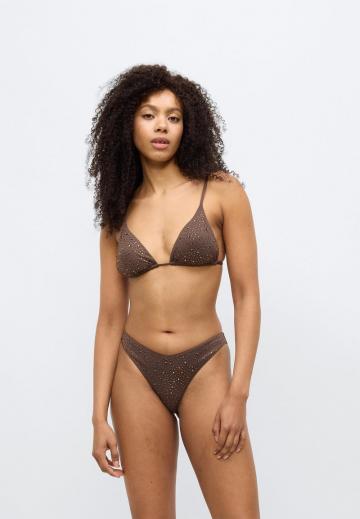 Треугольное бикини