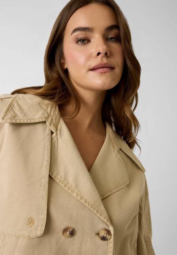 Короткий блейзер