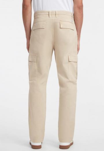 Брюки с накладными карманами