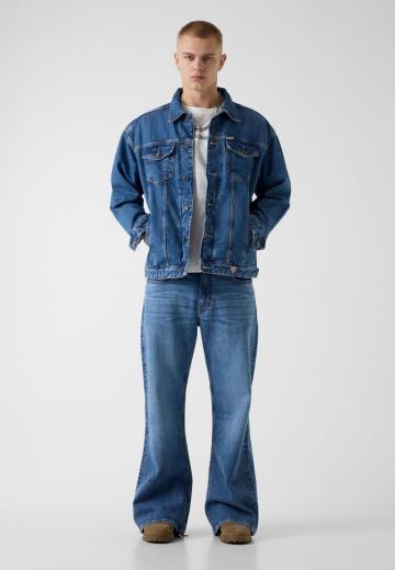 Клешеные джинсы