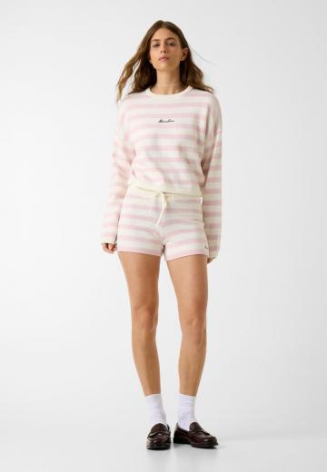 Пуловер в полоску