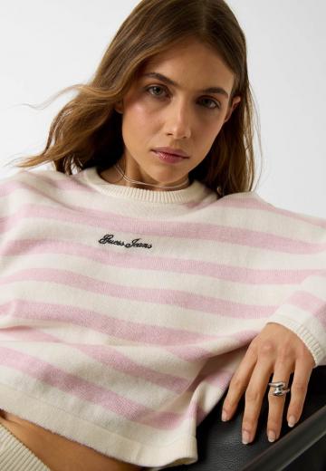 Пуловер в полоску