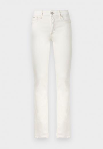 Узкие джинсы