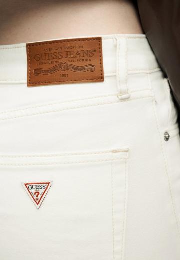 Узкие джинсы