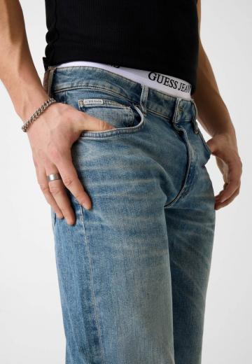 Прямые джинсы