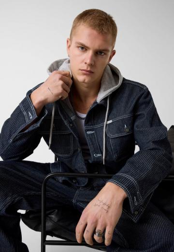 Джинсовая куртка