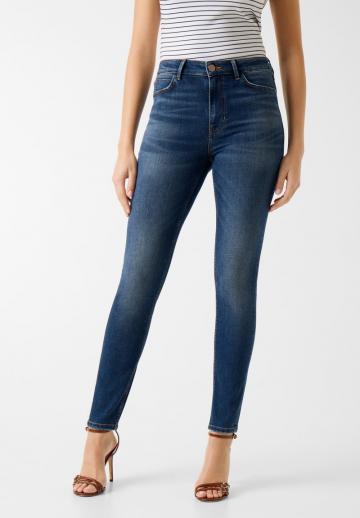 Узкие джинсы