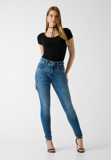 Узкие джинсы