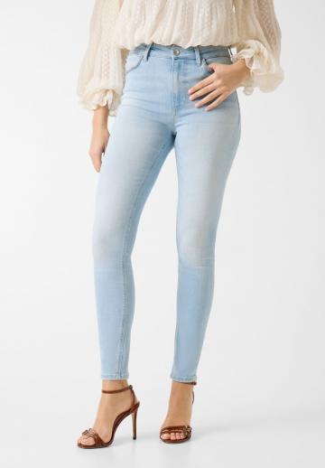 Узкие джинсы