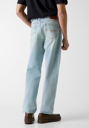 Прямые джинсы