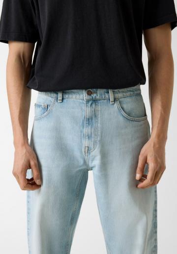 Прямые джинсы