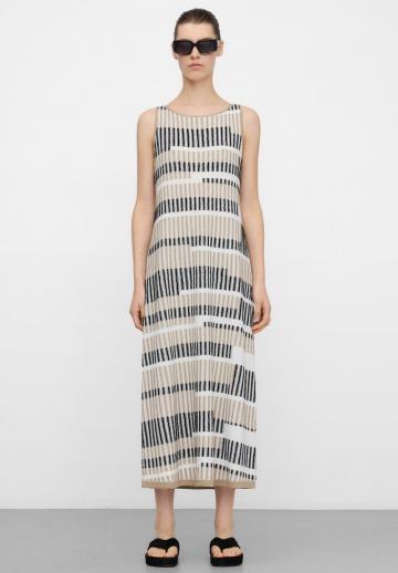 Вязаное платье