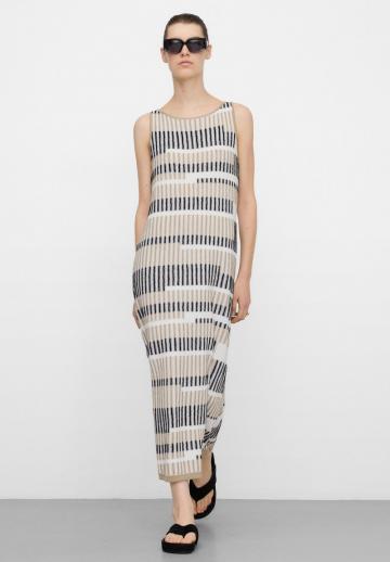 Вязаное платье