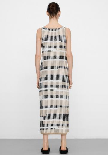 Вязаное платье