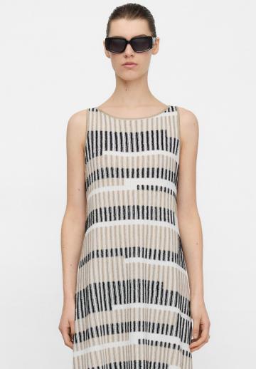 Вязаное платье