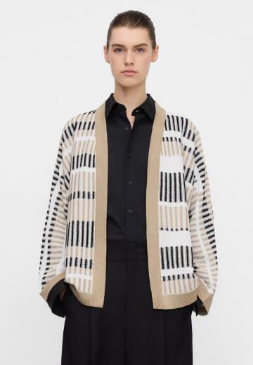 Жаккардовая вязаная кофта