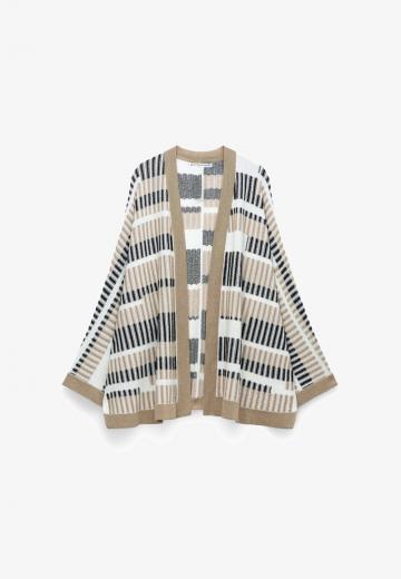 Жаккардовая вязаная кофта