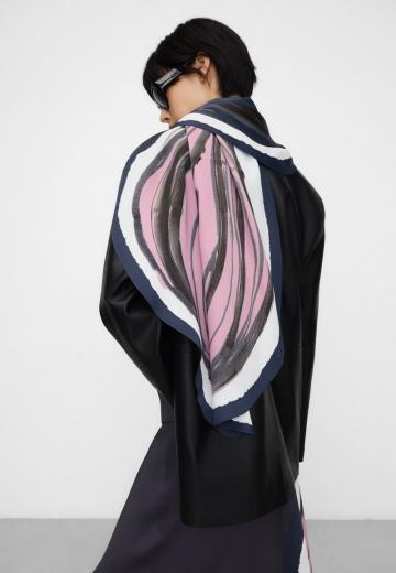 Блузка без рукавов