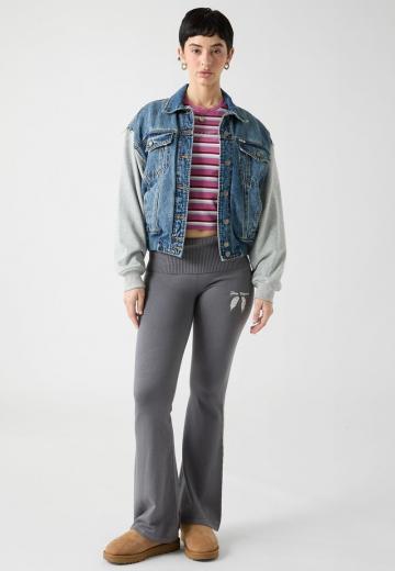 Джинсовая куртка