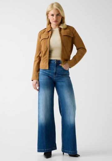 Куртка с накладнымит карманами