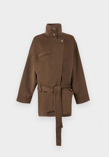 Шерстяное пальто