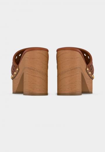 Босоножки на каблуке