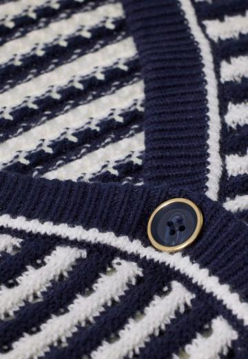 Вязаная кофта