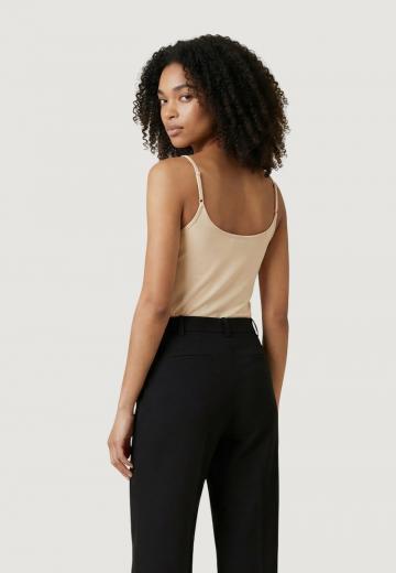 Топ на бретельках