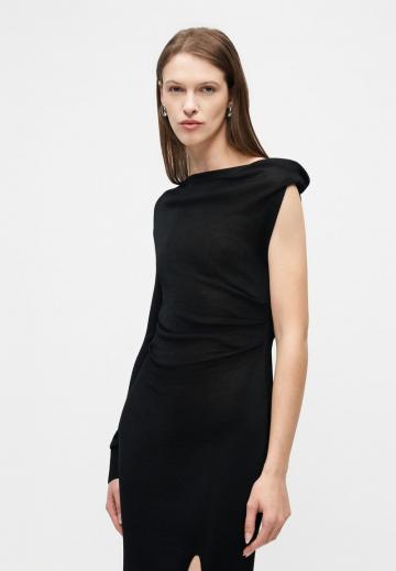 Вязаное платье