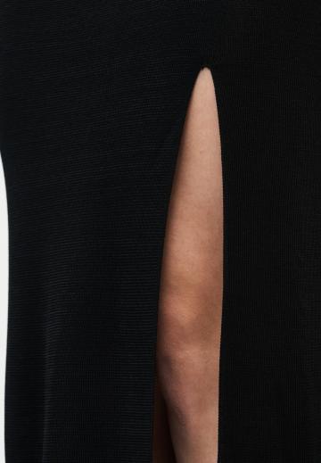 Вязаное платье