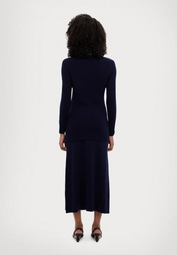 Длинный жилет