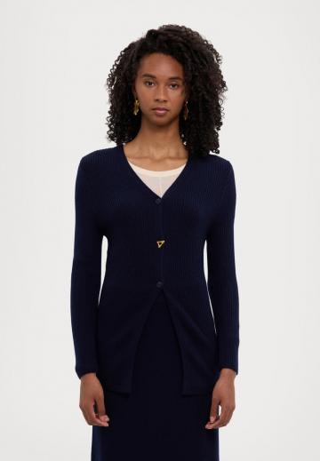 Длинный жилет