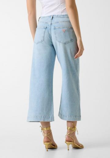 Короткие джинсы