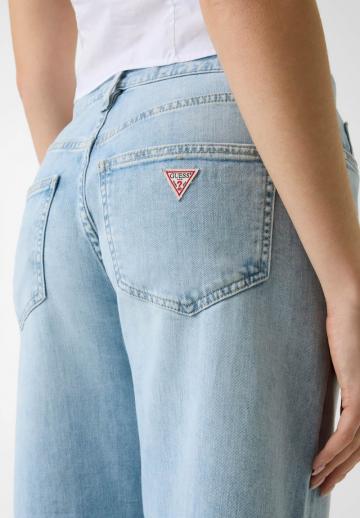 Короткие джинсы