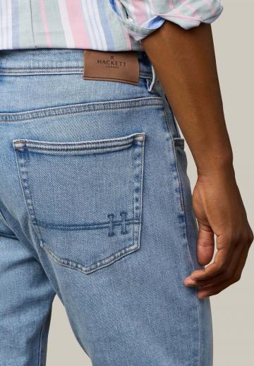 Прямые джинсы